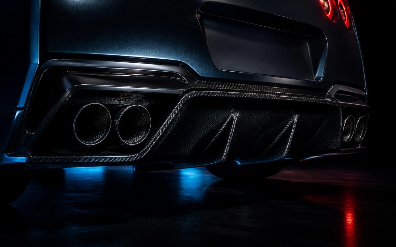 Nissan Skyline GT-R R33 carbon rear wing and diffuser detail — CFGMOD carbon fiber and fiberglass modification