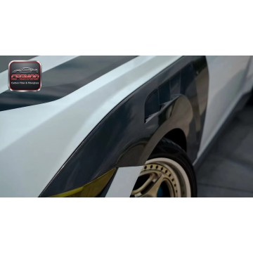 TD Style Vented Dry Carbon Fiber Front Fenders for 2024+ Ford Mustang S650