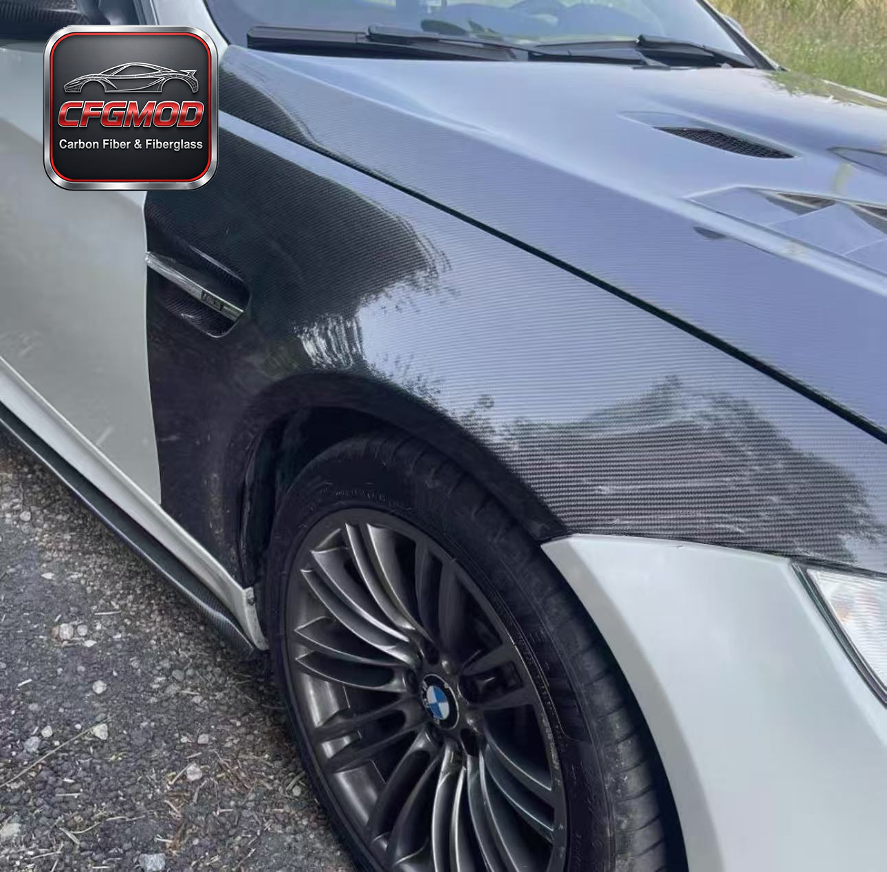 2005-2013 BMW M3 E92 E93 OEM Style Carbon Fiber Front Fenders — 2