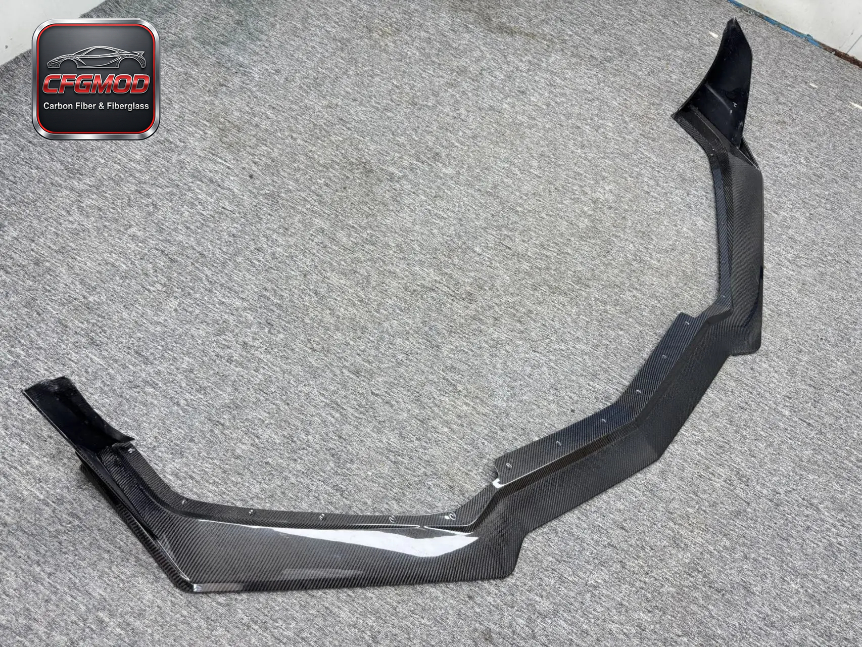 CS-Style Dry Carbon Front Bumper Blade for Chevy Corvette C8 2020-2024+ — 10