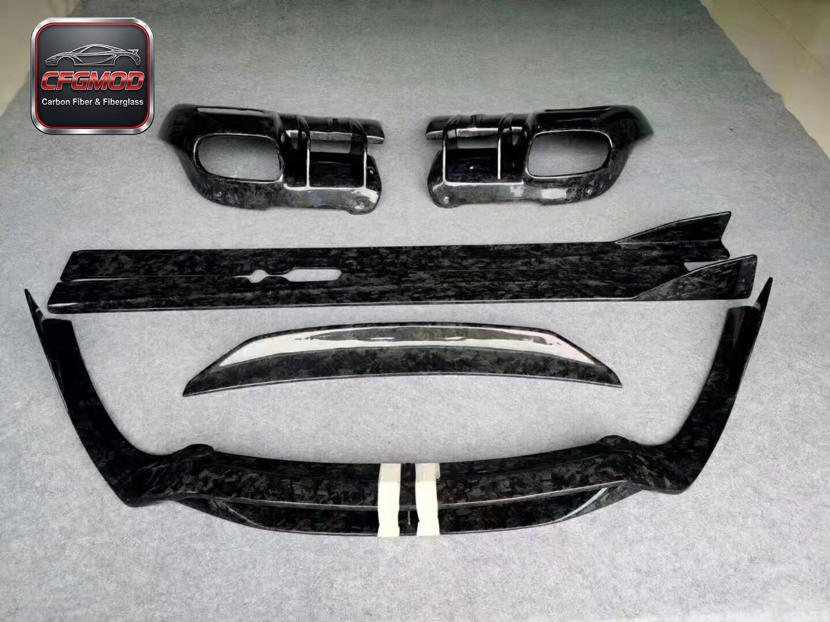 For Ferrari F12 Berlinetta 2012-2017 DMC Style Carbon Fiber Small Body Kit — 4