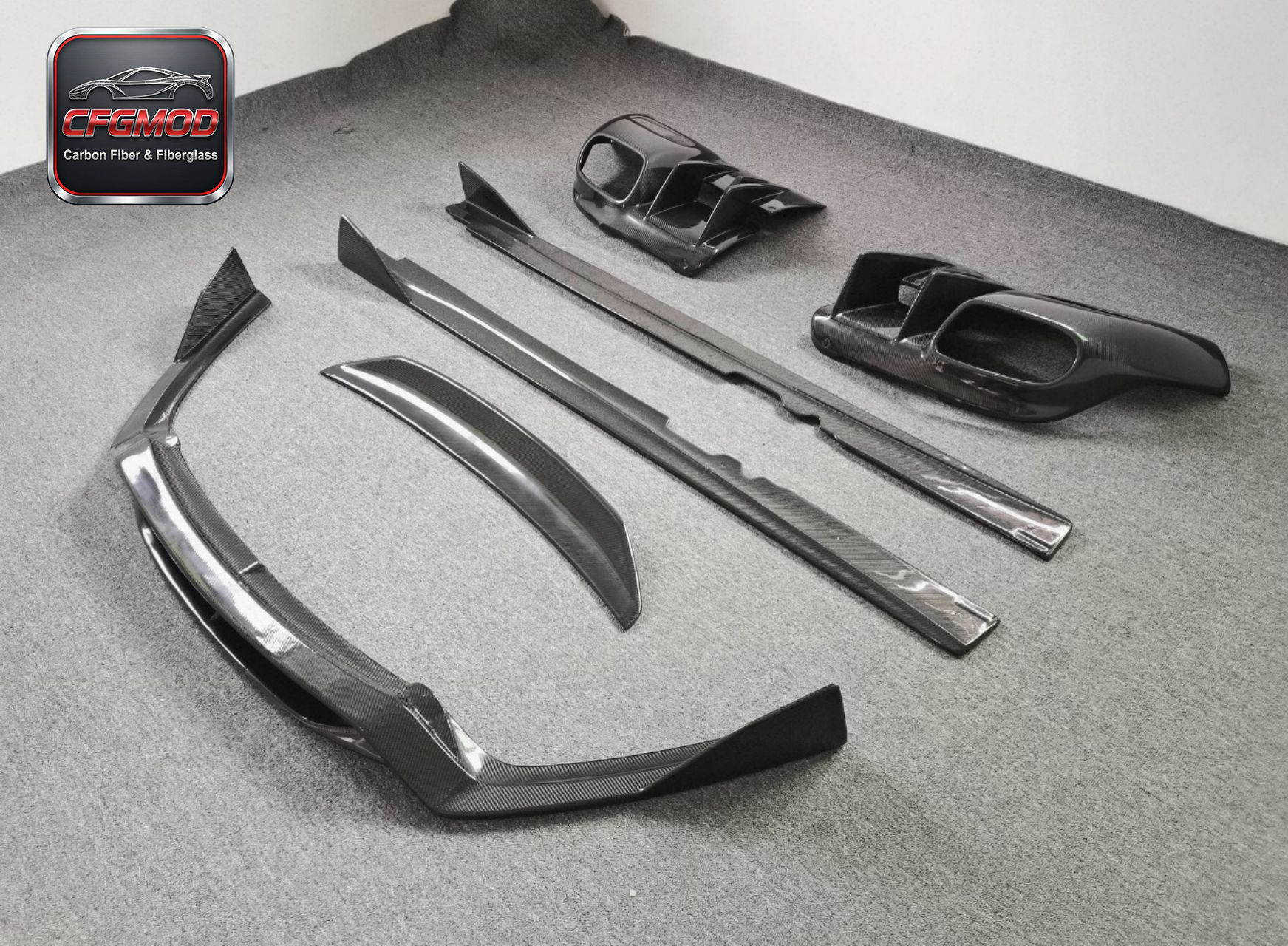 For Ferrari F12 Berlinetta 2012-2017 DMC Style Carbon Fiber Small Body Kit — 5